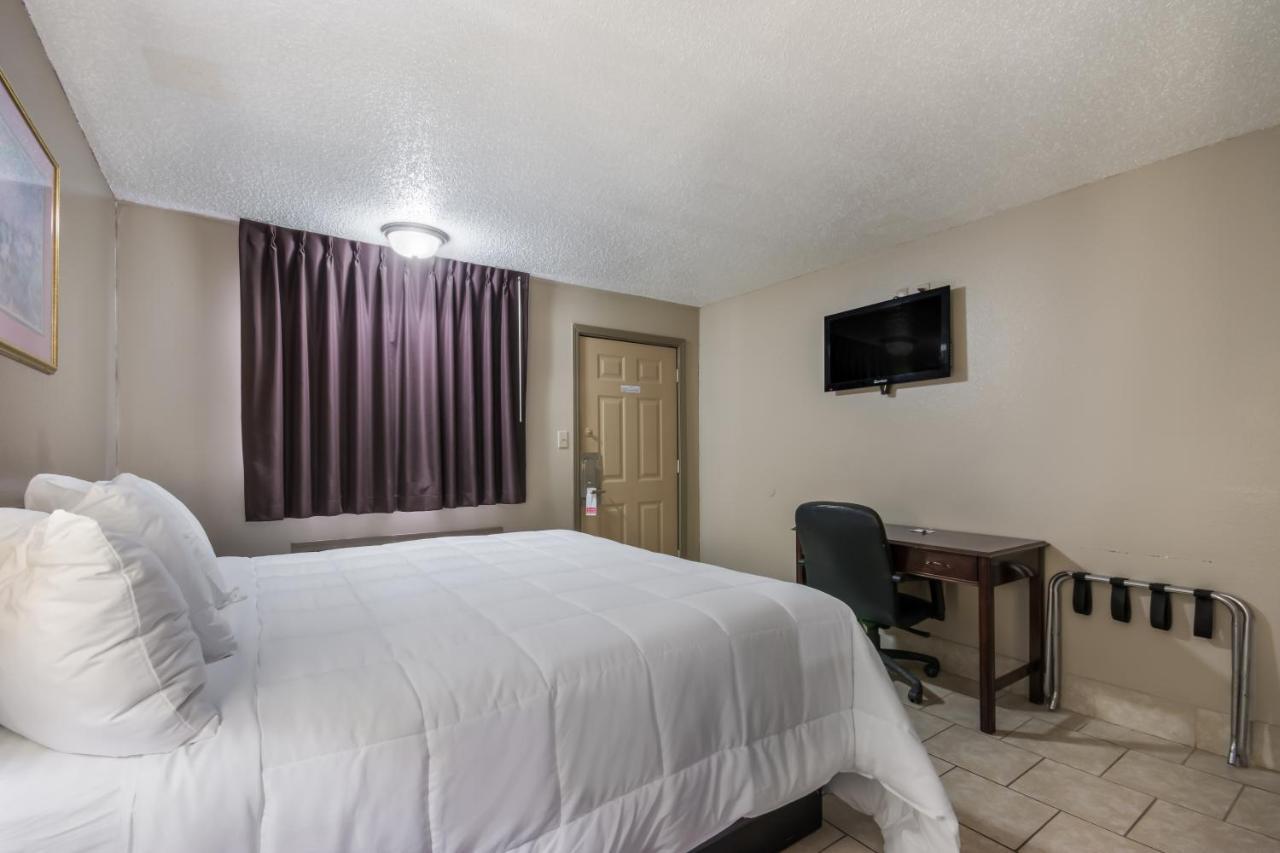 Americas Best Value Inn Woodward At 8Th St Exteriör bild