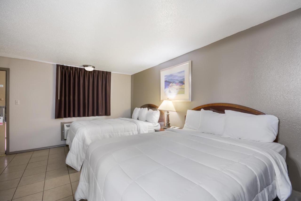 Americas Best Value Inn Woodward At 8Th St Exteriör bild