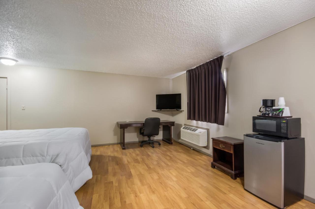 Americas Best Value Inn Woodward At 8Th St Exteriör bild