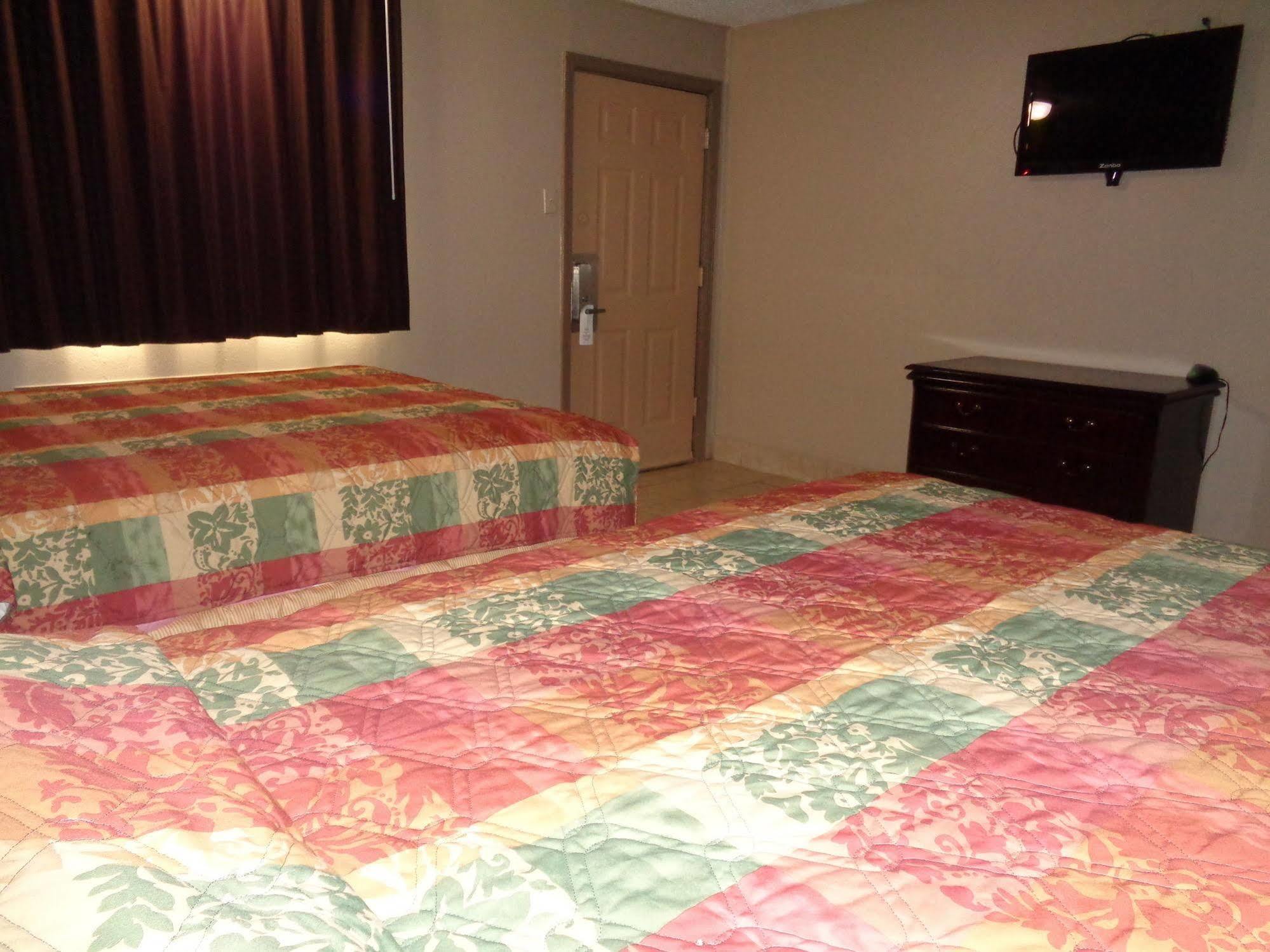Americas Best Value Inn Woodward At 8Th St Exteriör bild