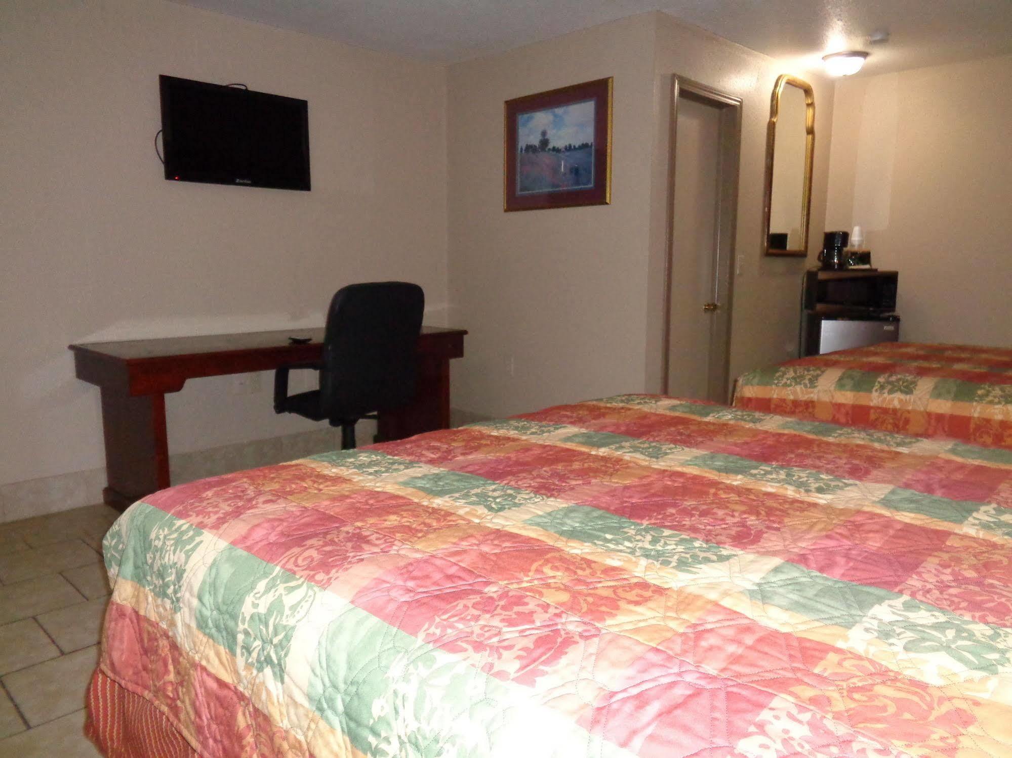 Americas Best Value Inn Woodward At 8Th St Exteriör bild